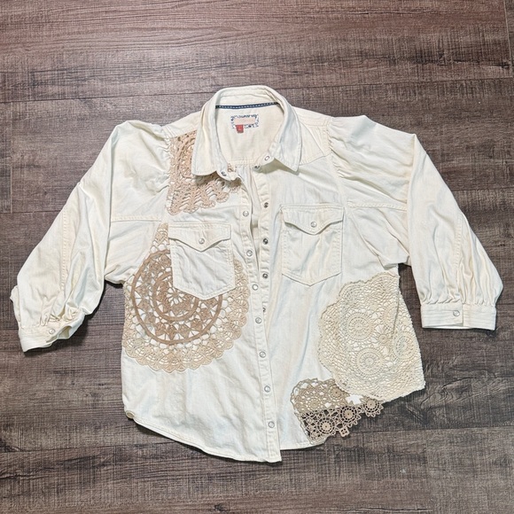 Pilcro Tops - Anthropologie Pilcro Cream Puff-Sleeve Shirt Crochet Accents pearl Snaps 🫰